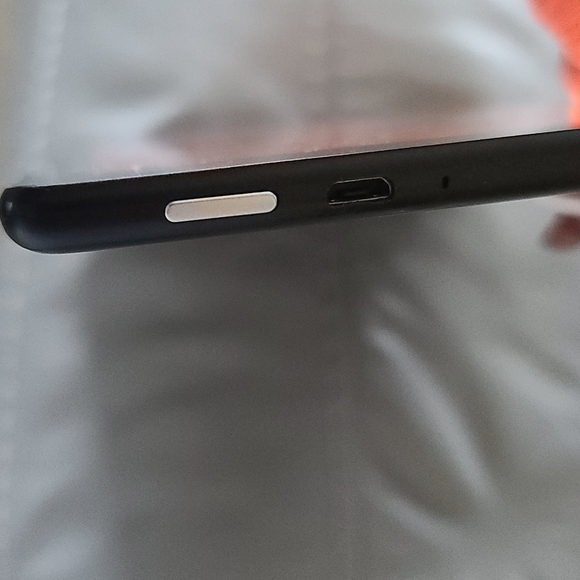 Amazon Fire 5th Generation Tablet - Picture 4 of 4